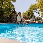 Дом отдыха Petit Chateau Luxe