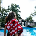 Дом отдыха Petit Chateau Luxe *