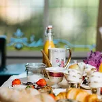 Дом отдыха Petit Chateau Luxe *