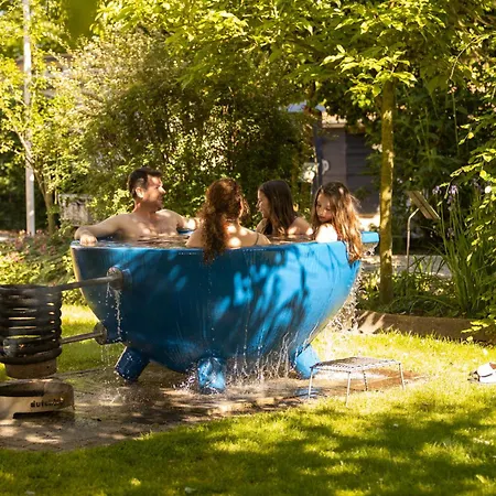 Petit Chateau Luxe Vakantiehuis, Prive Hottub En Zwembad Heythuysen