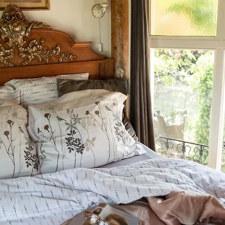 Holiday home Petit Chateau Luxe Vakantiehuis, Prive Hottub En Zwembad