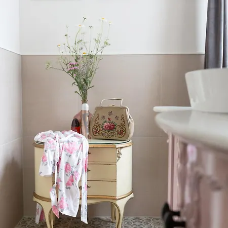 Holiday home Petit Chateau Luxe Vakantiehuis, Prive Hottub En Zwembad