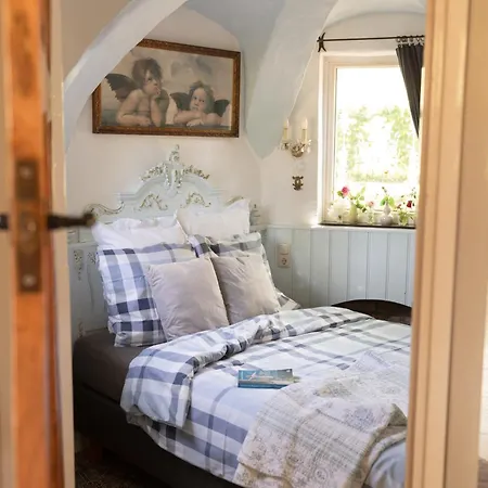 Petit Chateau Luxe Vakantiehuis, Prive Hottub En Zwembad