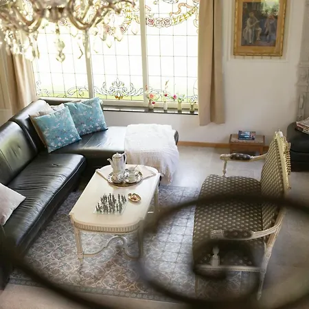 Petit Chateau Luxe Vakantiehuis, Prive Hottub En Zwembad Holiday home Heythuysen