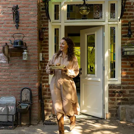 Holiday home Petit Chateau Luxe Vakantiehuis, Prive Hottub En Zwembad