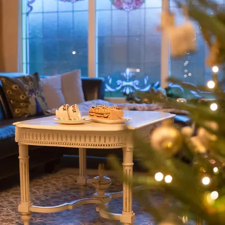 Holiday home Petit Chateau Luxe Vakantiehuis, Prive Hottub En Zwembad