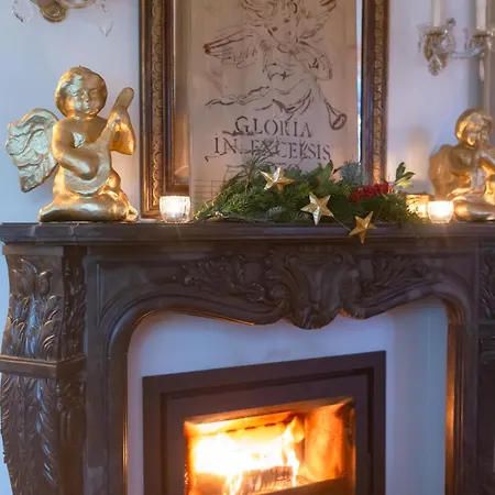 Holiday home Petit Chateau Luxe Vakantiehuis, Prive Hottub En Zwembad Heythuysen