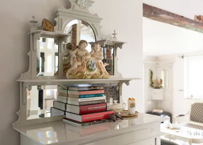 Petit Château Luxe Vakantiehuis Heythuysen