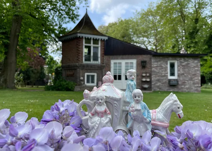 Casa de Férias Petit Chateau Luxe Heythuysen