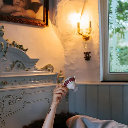 Petit Chateau Luxe Vakantiehuis, Prive Hottub En Zwembad